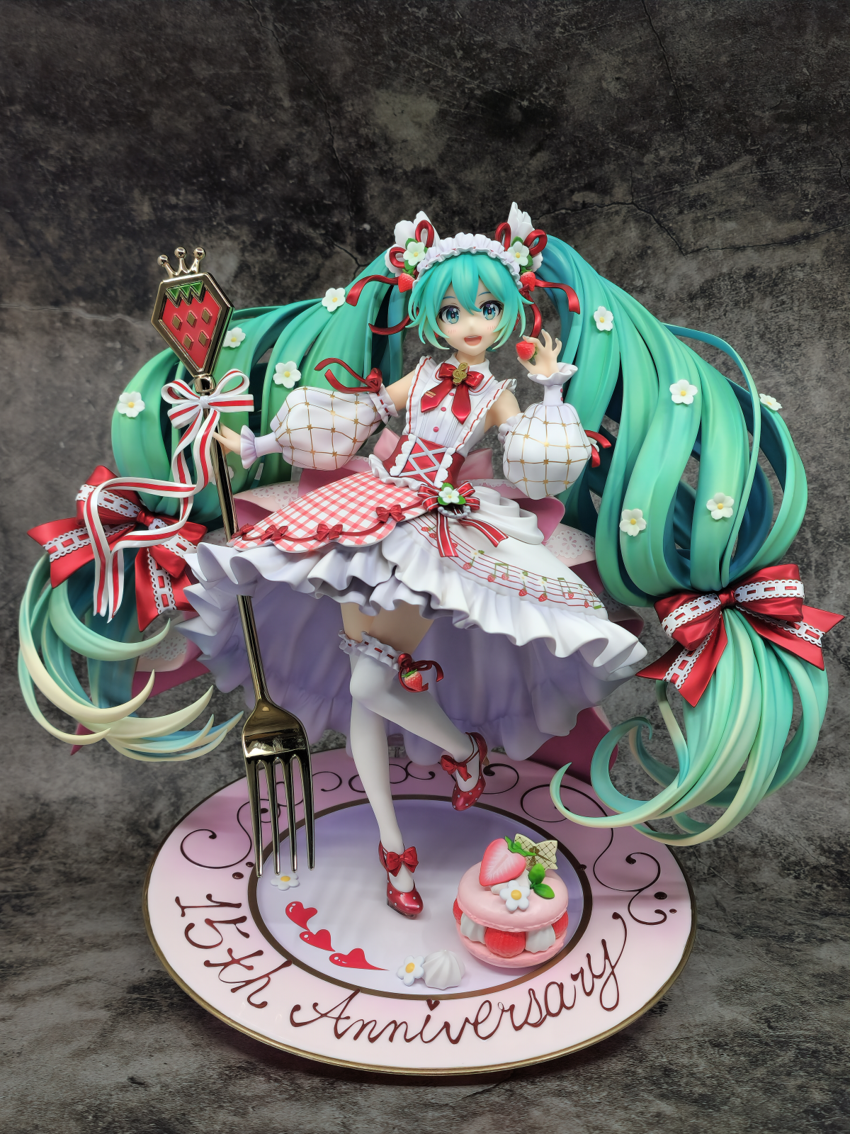 Hatsune Miku 15th anniversary figure | Pre order
